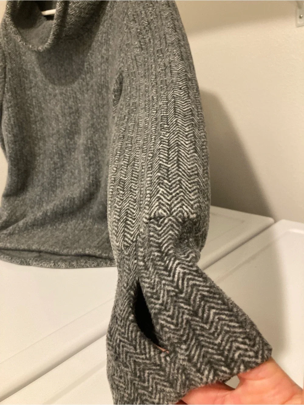 Avalanche Outdoor Supply Company - Herringbone Gray Cowl Neck pullover - Size L